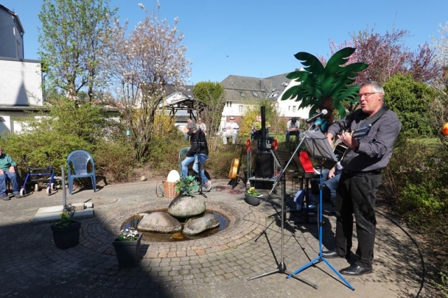 2020 04 Fenstergottesdienst Hoehr Grenzhausen 3